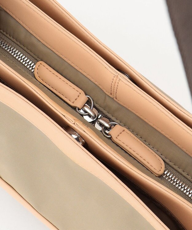 Y'SACCS トラベル ホライズンショルダー ベージュ