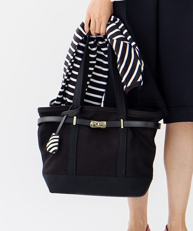 23区 チャーム付き キャンバス トートバッグ ブラック系