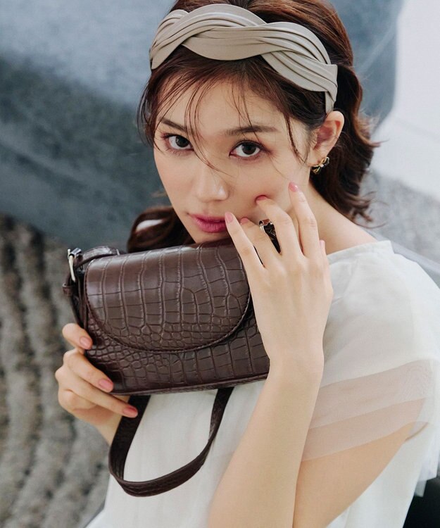 Tiaclasse 【安田美沙子さん着用・2TYPE肩紐/ショルダー&斜め掛け】フラップミニバッグ モカA(クロコ調）