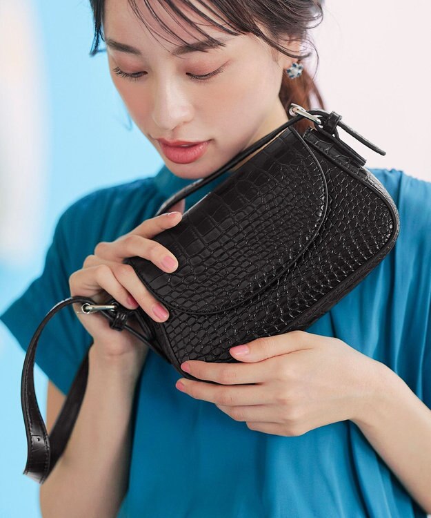 Tiaclasse 【安田美沙子さん着用・2TYPE肩紐/ショルダー&斜め掛け】フラップミニバッグ ブラックA(クロコ調）