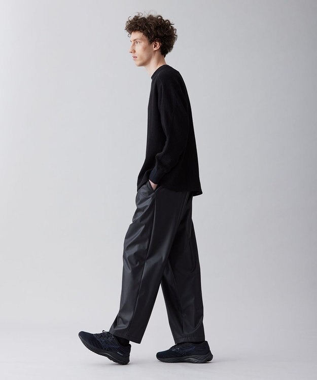 UNFILO MENS 【ストレッチ】レザーライク ワイドパンツ [23年春夏商品] ブラック