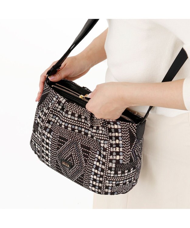 IBIZA ディーア　ショルダーバッグ ライトグレー