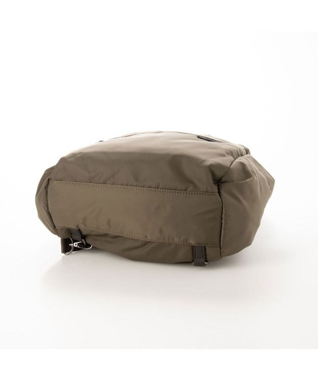 Y'SACCS 【Y’SACCS vous et】ポーチ付き4WAYリュック カーキ