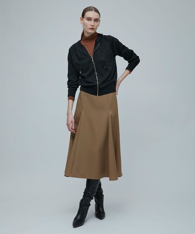 BEIGE， SORE / ハイネックカットソー Camel