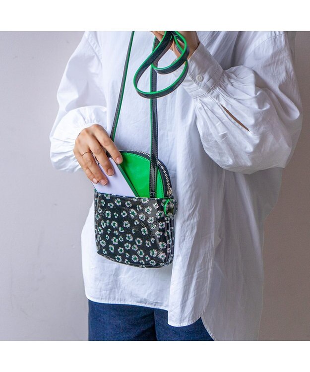 tsumori chisato CARRY グリッターフラワー ミニショルダーバッグ お財布ショルダー ブラック