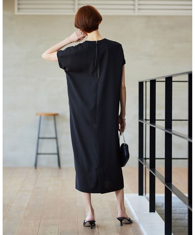 ICB 【接触冷感・UVケア・速乾・洗える】FluidBackSatin ワンピース ネイビー系