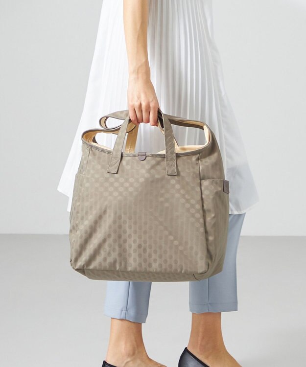 Y'SACCS 小西真奈美×Y'SACCS　Polka Dots ハンドル付きアクティブショルダーバッグ グレージュ