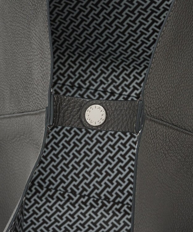 IACUCCI オペラ L CERVO/STAMPA INTERNA チャコールグレー