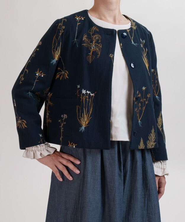 muuc ボタニカル刺繍のジャケット ネイビー
