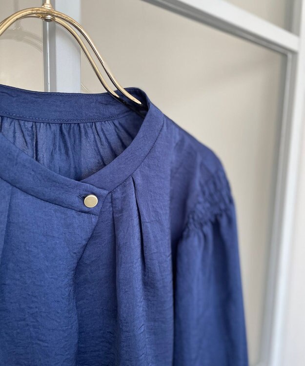 Feroux サテン ブラウス ネイビー系