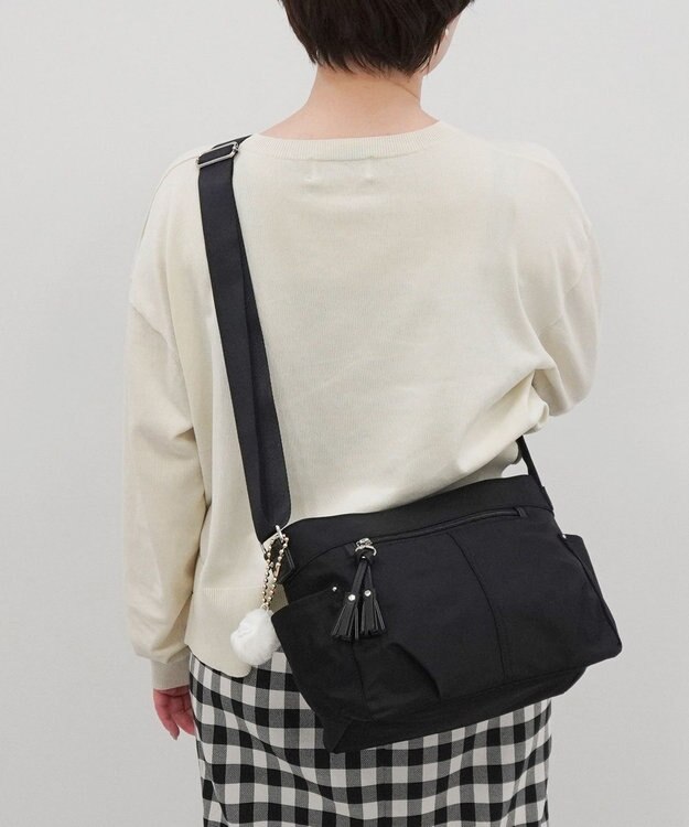 ACE BAGS & LUGGAGE kanana project collection タッセル-e ショルダーバッグ 横 68872 ブラック