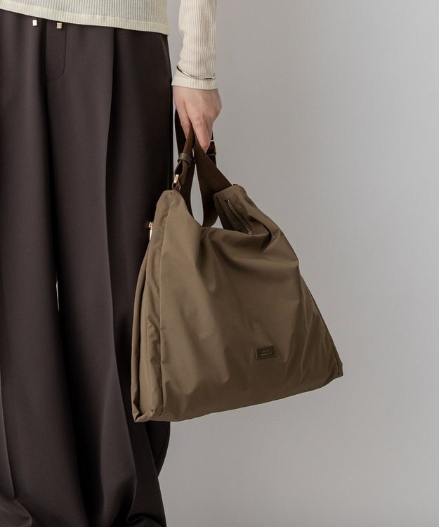 23区 【撥水加工/WEB&一部店舗限定カラーあり】ドロ－ストリング ショルダーバッグ(M) カーキ系