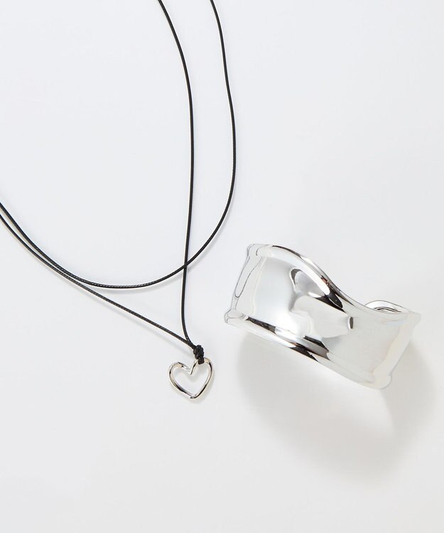 Phoebe <オンワード限定セット>ワンストロークハートコードネックレス×アークカフワイドバングル シルバー