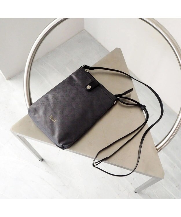 PELLE BORSA ポシェット Alive アライブ 4452 マットブラック