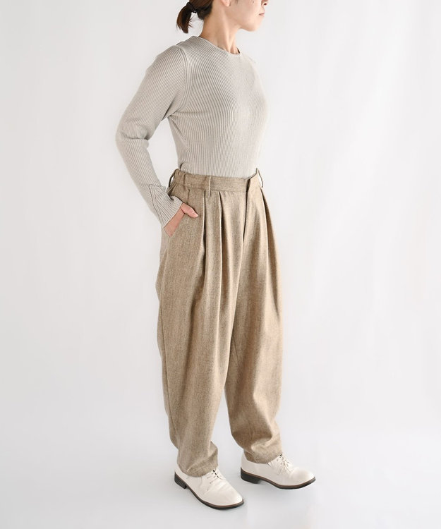 muuc 〈ロングシーズン心地良いウール混〉後ろウエストゴム有り ベルト裏にコットン使用 テーパードスラックスパンツ ベージュ