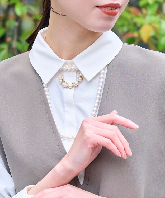 Phoebe <オンワード限定セット>痛くないシリーズ/金属アレルギー対応ソロパールフープライトフィットイヤリング×フォーマルパールビジューハーフブローチ ホワイト
