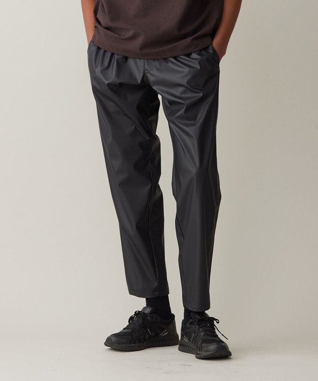 UNFILO MENS 【ストレッチ】レザーライク イージー テーパードパンツ [23年春夏商品] ブラック