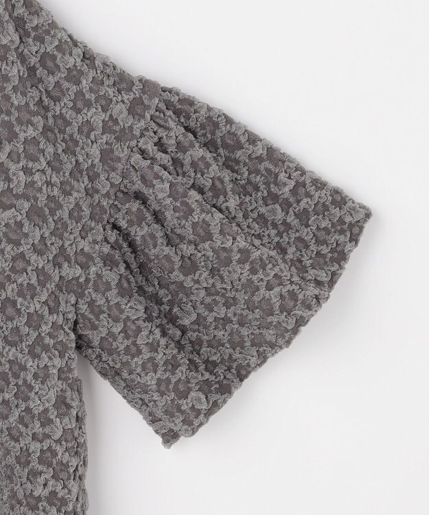 自由区 【カトリエムブーケ】Une forme bosselee ギャザーディテールボタンフロントプルオーバー グレー