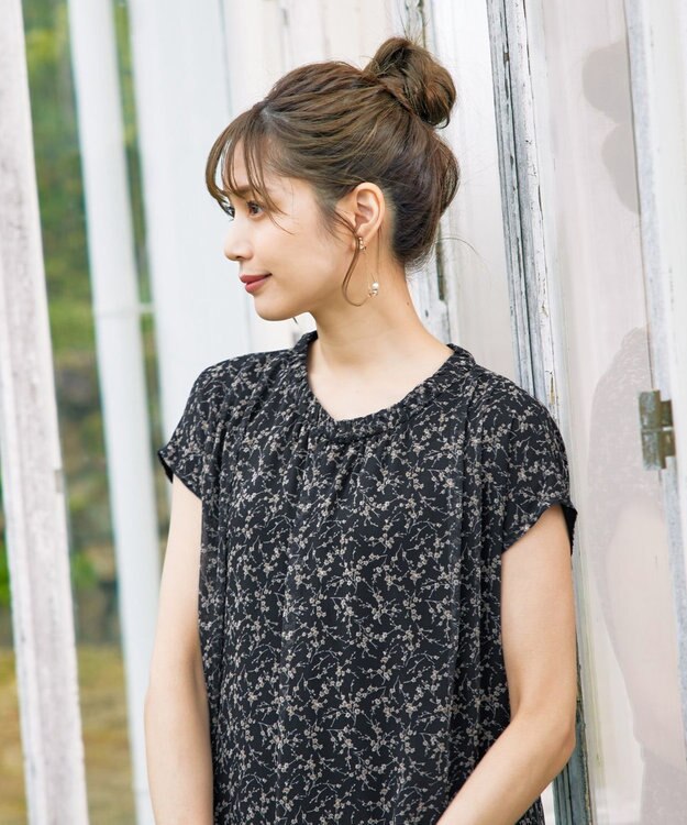 Tiaclasse L 【洗える】花柄シフォン衿ギャザーワンピース ブラック