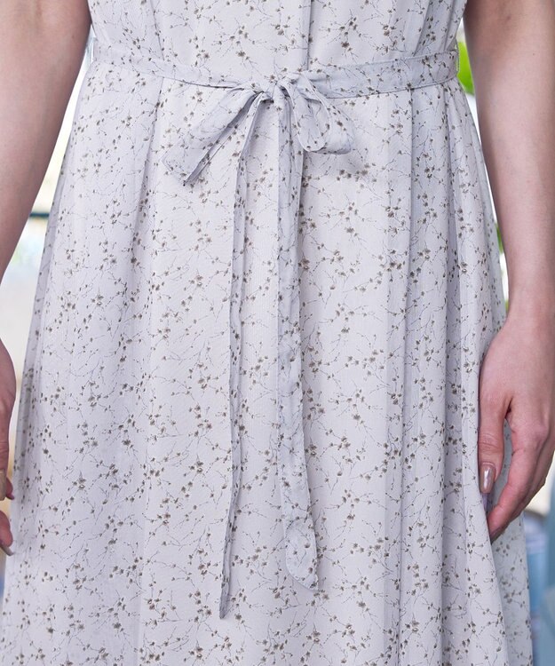 Tiaclasse L 【洗える】花柄シフォン衿ギャザーワンピース グレー