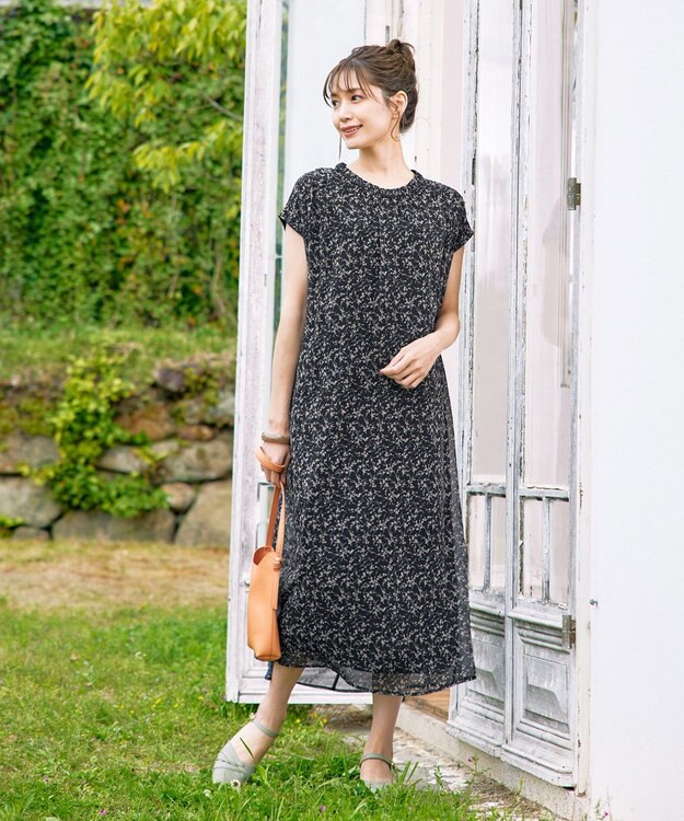 Tiaclasse L 【洗える】花柄シフォン衿ギャザーワンピース ブラック