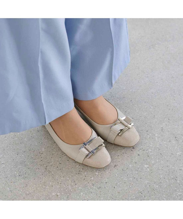 Riz raffinee 【3E】バックルリボンモチーフパンプス ライトグレービ―