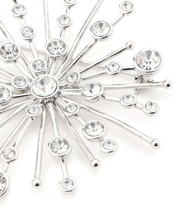 23区 クリスタルシャワー ブローチ シルバー系