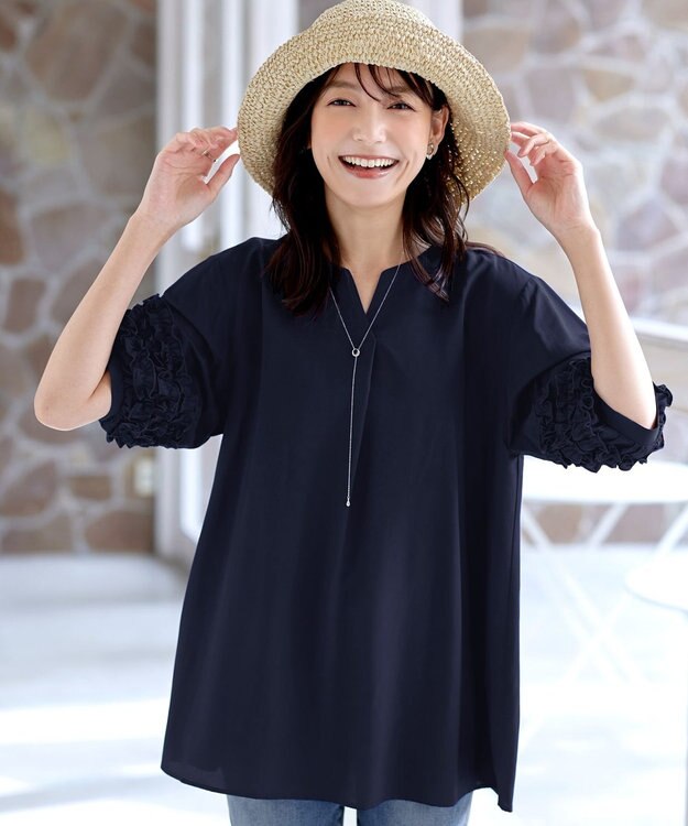 Tiaclasse L 【洗える】フリル付きパフスリーブチュニック ネイビー