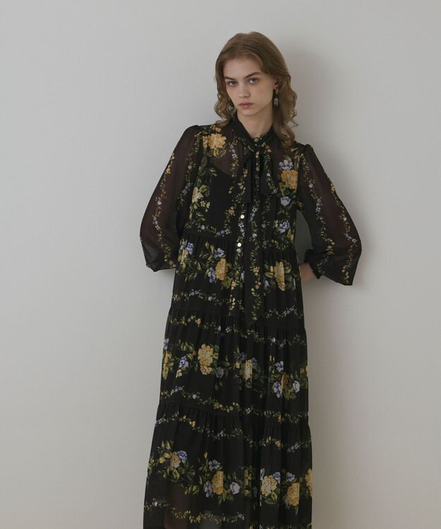GRACE CONTINENTAL フラワープリントティアードワンピース ブラック