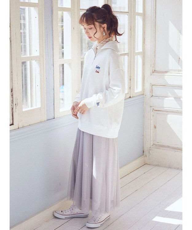 earth music&ecology Ｌｅｅ×ｅ．ｍ．ａ．ｅ．　ハーフジップ刺繍スウェット Off White