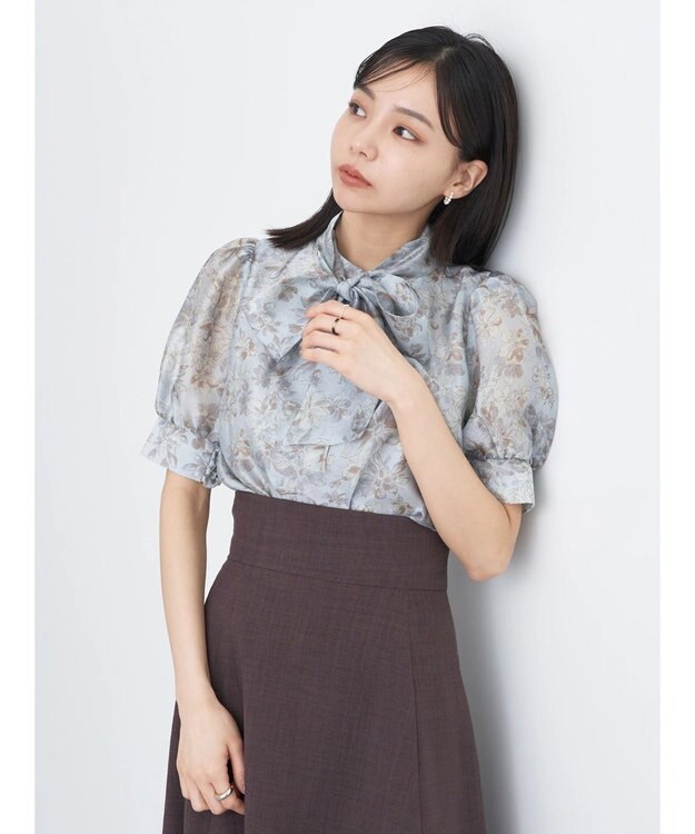 earth music&ecology フラワー柄シアーパフブラウス Light Gray