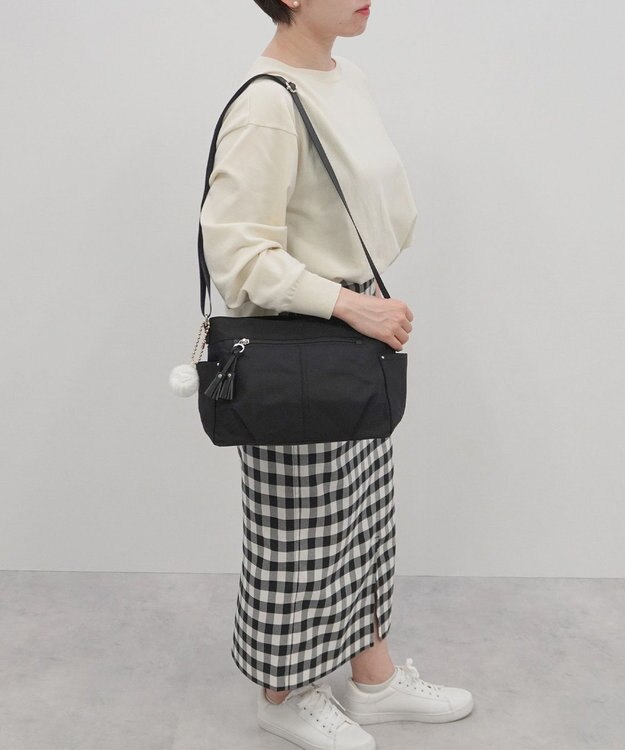 ACE BAGS & LUGGAGE kanana project collection タッセル-e ショルダーバッグ 横 68872 ブラック