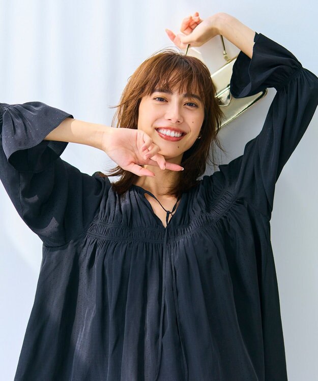 UNFILO ドビーデシン ブラウス ブラック