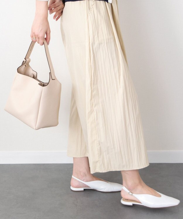 INTER-CHAUSSURES 【LORISTELLA】スマートソフト・バケットバッグ ライトベージュ