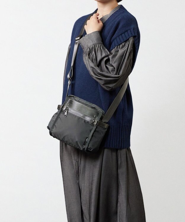 Y'SACCS 【Y’SACCS vous et】リップストップナイロンポシェット グレー