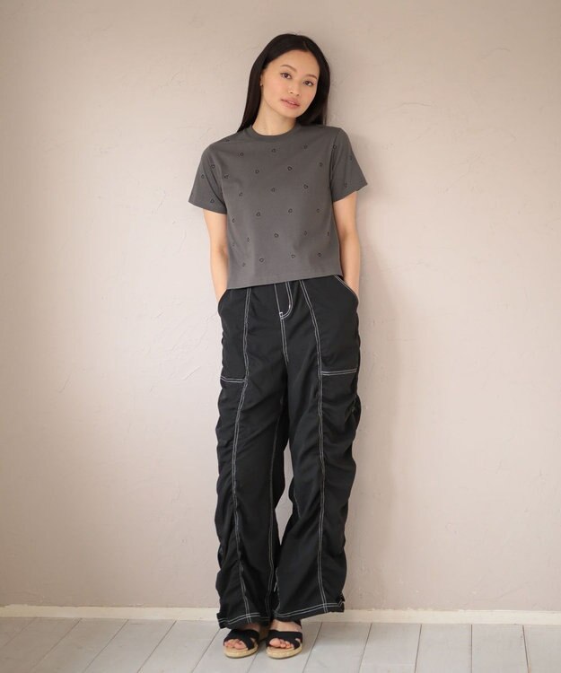 Green Parks ・ＤＯＵＢＬＥ　ＦＬＡＧＳ　ハート総柄刺繍ＴＥＥ Charcoal Gray