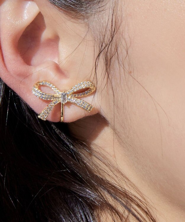Tiaclasse クリスタルリボンイヤリング ゴールド