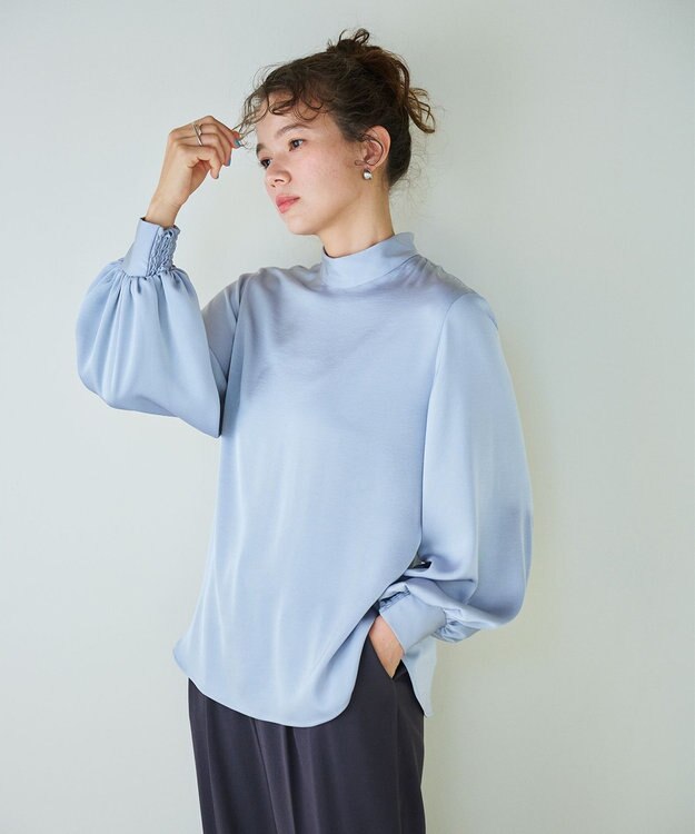 #Newans 【ストレッチ】〈花乃まりあさんコラボ〉ハイネックブラウス サックス