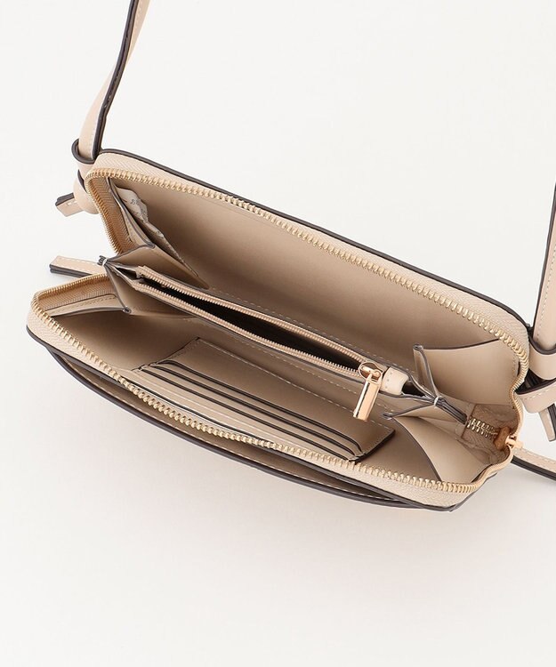 LA BAGAGERIE 【レザー×ステッチ】スクエアマルチポシェット アイボリー