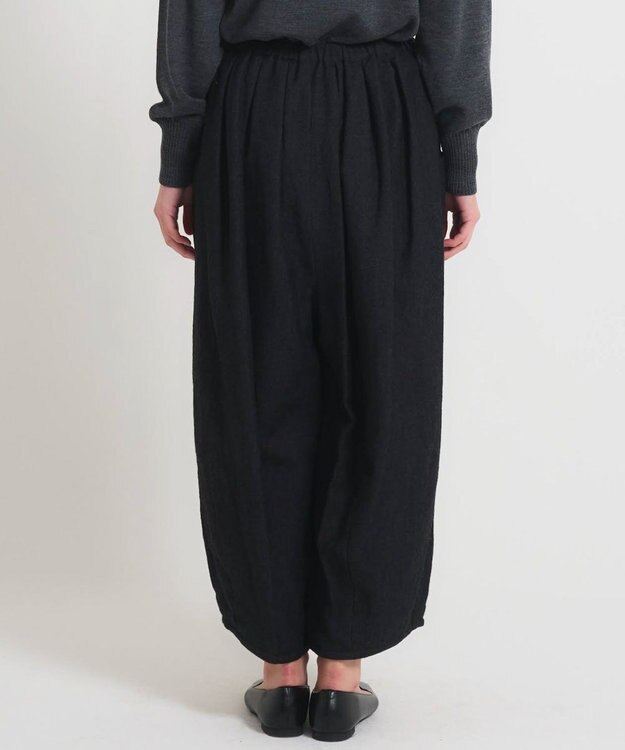 muuc 〈軽やかな尾州産リネンウール〉裾タックワイドパンツ  ロングシーズン 秋冬春 ウエストゴム有り ゆったりシルエット セットアップ可能  裏地有り ブラック