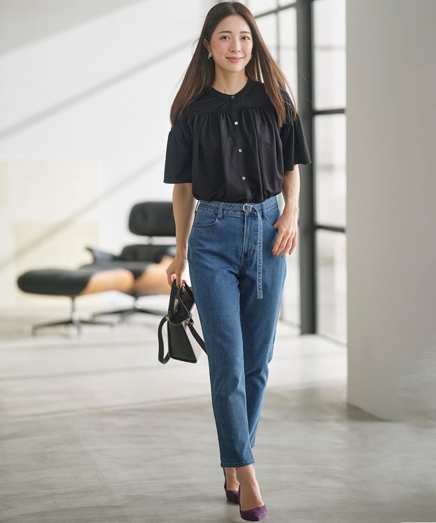 組曲 ライトデニム ベルト付きストレートパンツ インディゴネイビー系