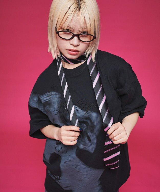 WEGO 【ユニセックス着用ITEM】ラインストーングラフィックT（SS） ブラック