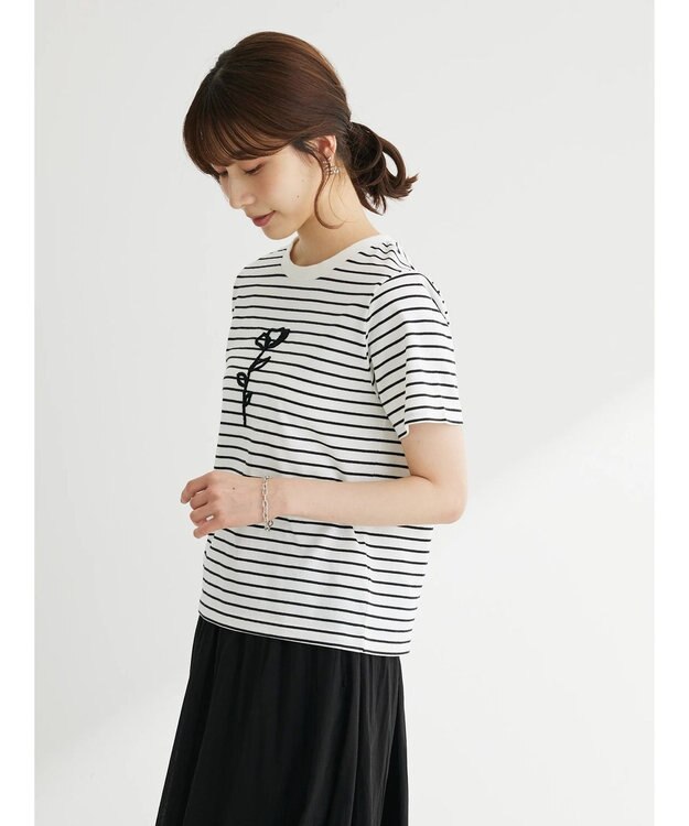 Green Parks ・ＲＡＹ　ＣＡＳＳＩＮ　フラワーサガラ刺繍Ｔシャツ Border