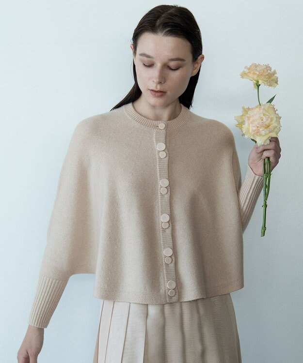 自由区 【カトリエムブーケ】Soyeux touche ポンチョニット エクリュ