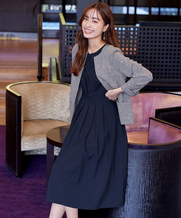 Tiaclasse L 【2TYPEスリーブ/半袖・ノースリーブ・洗える】タックフレアワンピース 半袖：ネイビー