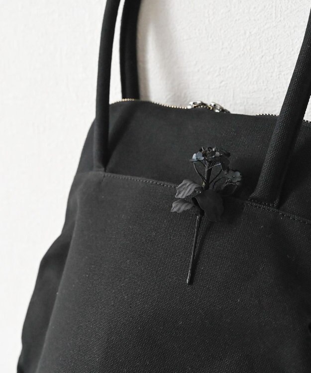 AND WOOL 〈繊細で深みがある色合いの上品小物〉菜の花ブローチ ブラック