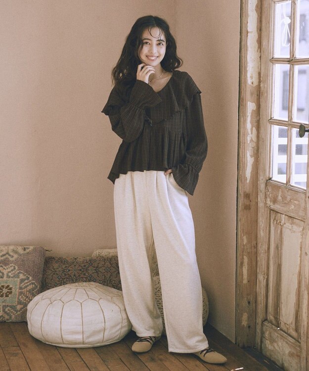 earth music&ecology レースレイヤード風スウェットパンツ Oatmeal