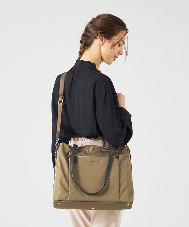 LA BAGAGERIE コーデュラ×リサイクルレザー　スクエアトート ベージュ