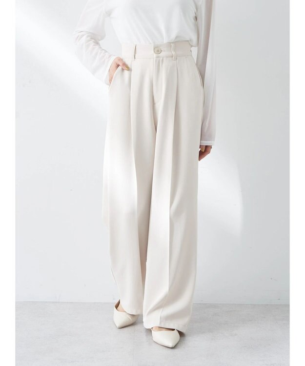 earth music&ecology タックストレートパンツ Ecru