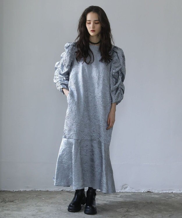 Green Parks ■ＥＳＣＡＲ　エンボスギャザースリーブワンピース Silver